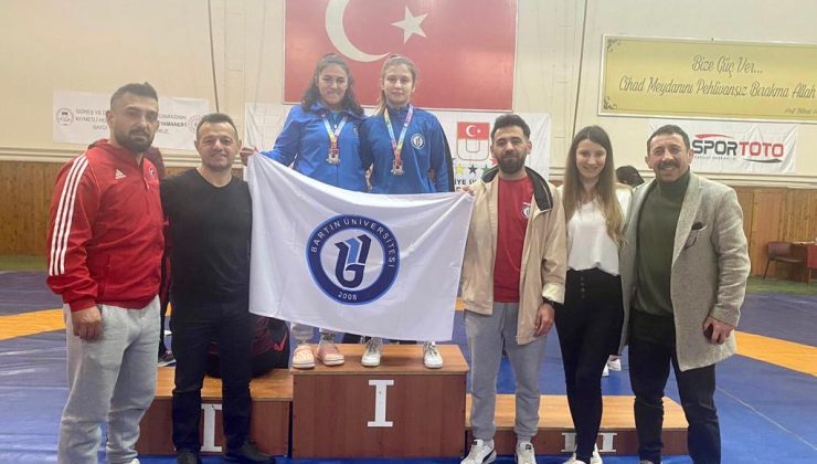 BARÜ’nün kadın güreşçilerinden 2 madalya