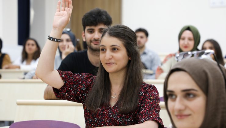 BARÜ’de 2 programa daha Avrupa vizesi çıktı