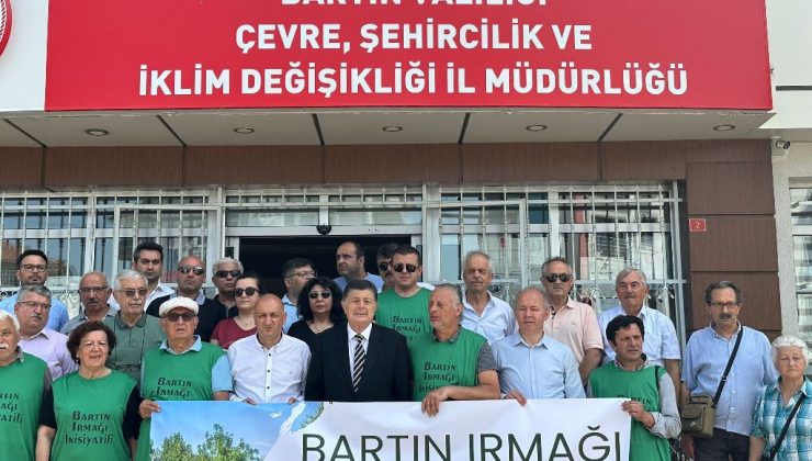 TOPLANAN İMZALAR TESLİM EDİLDİ